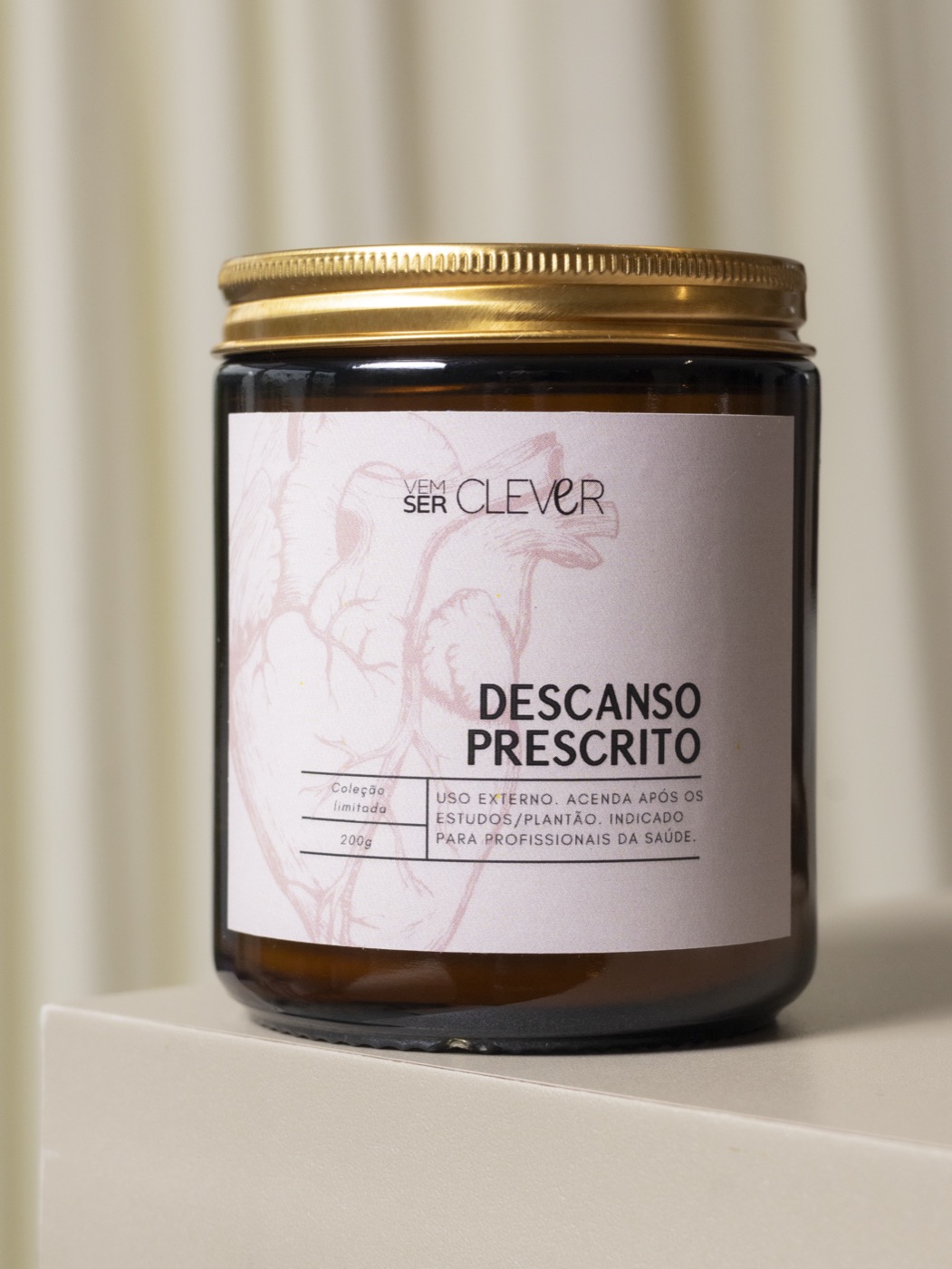 Vela Descanso Prescrito — rótulo rosé com ilustração de coração anatômico